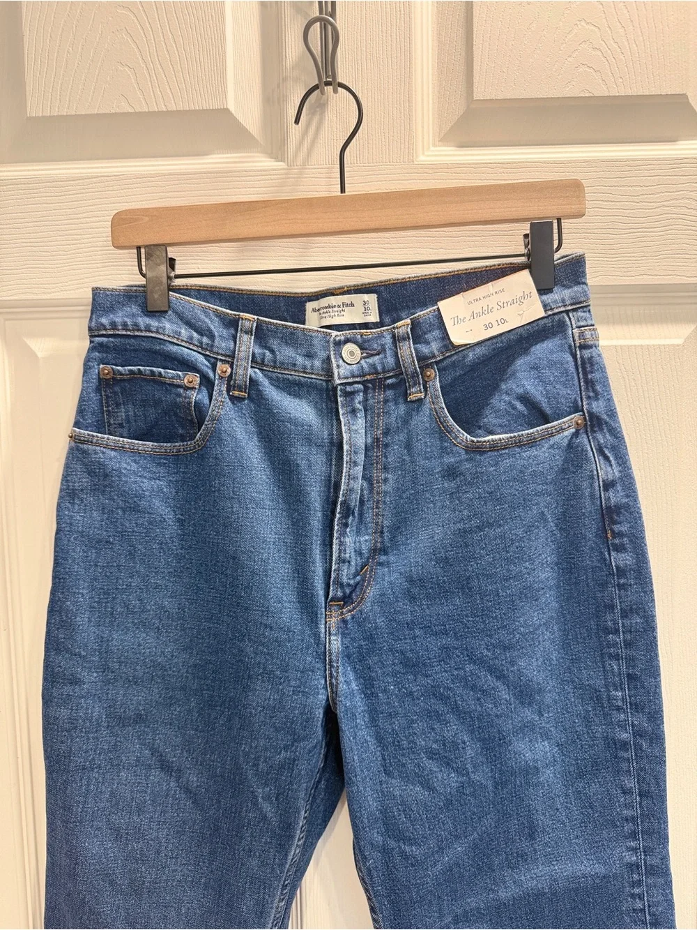 Abercrombie and Fitch Ultra High Rise Ankle Straight Jean-30 Long-NWT - Picture 4 of 12